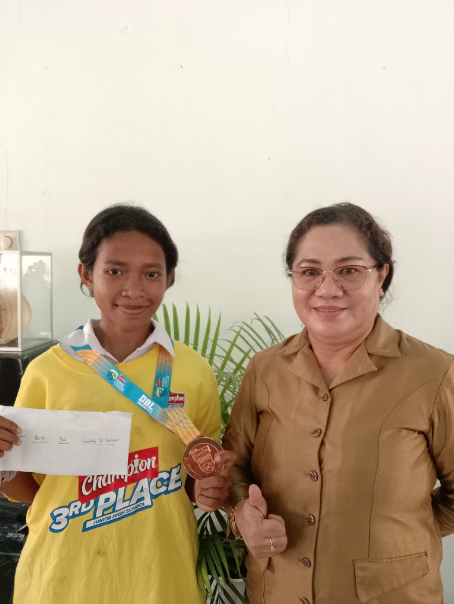 Selamat untuk anak hebat Lionitha Kalawali yang meraih Juara 3 Sprint Putri 80 meter tingkat SMP di GOR Oepoi Kupang yang di sponsori oleh student Athletics Championship Indonesia 2023
